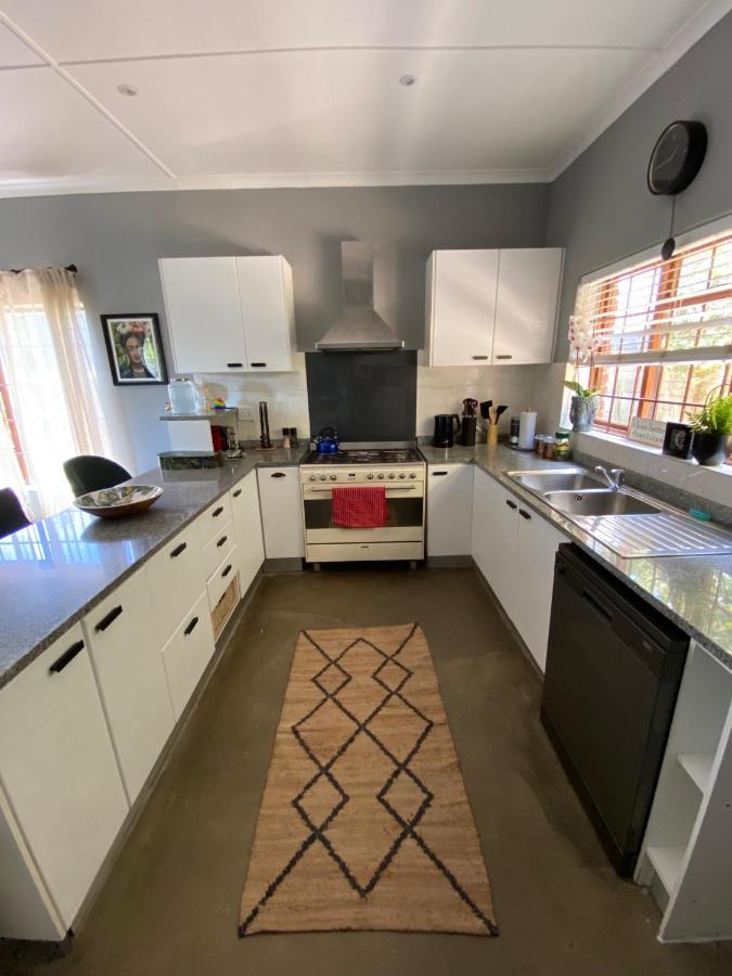 Cosy And Unique Family Retreat In Hout Bay Villa Кейптаун Екстериор снимка