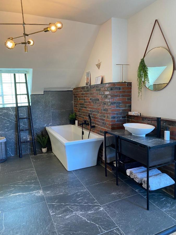 Cosy And Unique Family Retreat In Hout Bay Villa Кейптаун Екстериор снимка