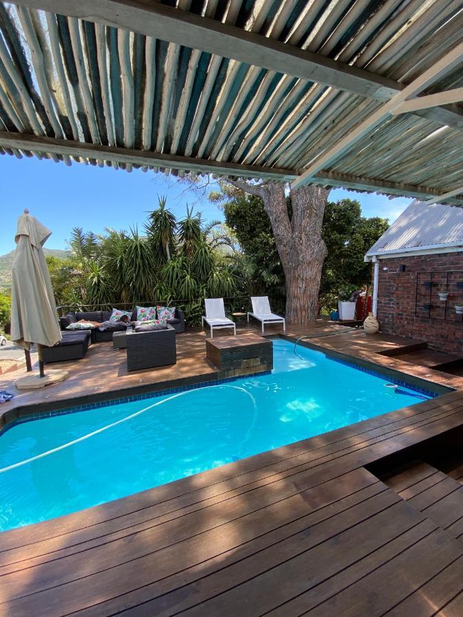 Cosy And Unique Family Retreat In Hout Bay Villa Кейптаун Екстериор снимка